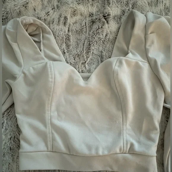 White top white longs sleeve - Picture 2 of 3